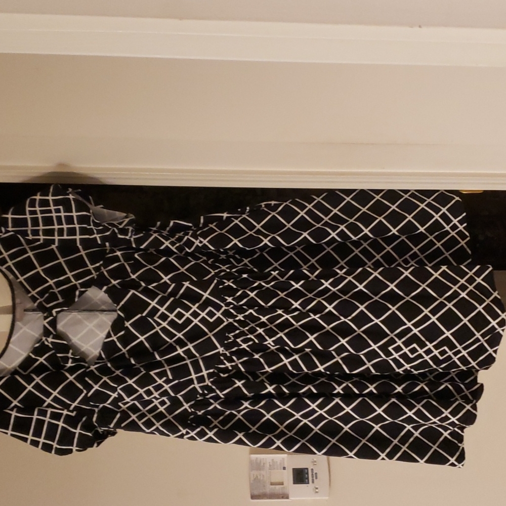 3x eshakti black and white dress